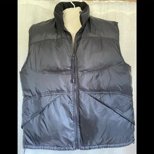 STRUCTURE MEN’S PADDED VEST.